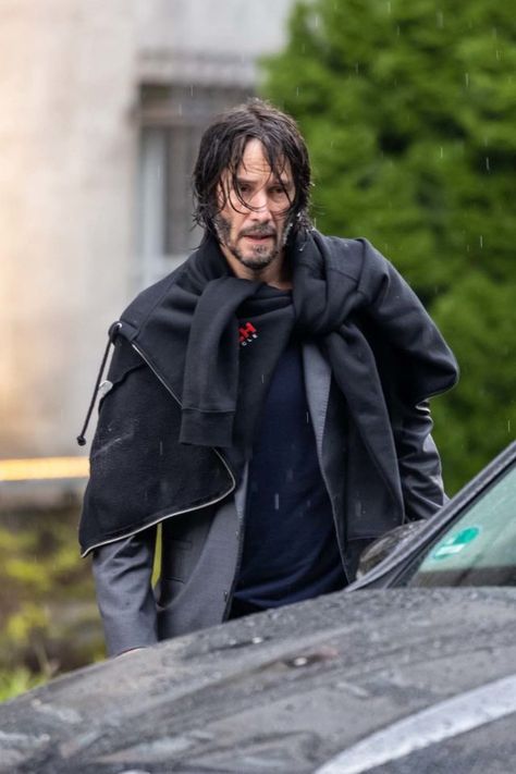 Your Afternoon Keanu: Damp Keanu - Go Fug Yourself John Wick Chapter 4, So Random, Keanu Reeves, John Wick, I Hope You, I Hope, Hotel