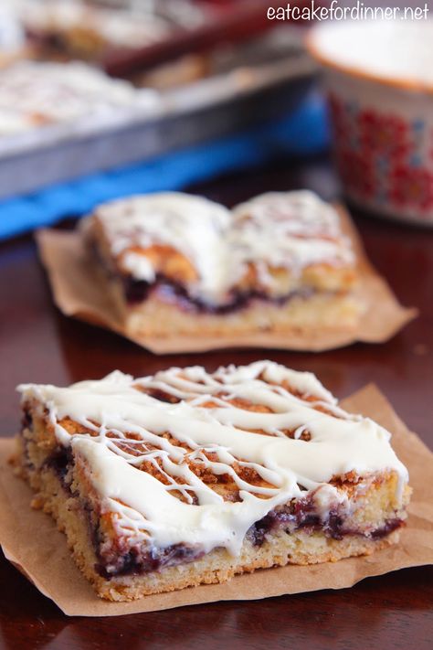 Eat Cake For Dinner: Blueberry Pie Sheet Cake Bars Sheet Cake Bars, Blueberry Cakes, Pan Desserts, Chocolate Chip Cookie Cheesecake, Blueberry Bars, New Pizza, Sugar Cookie Bars, Cereal Treats, Berry Cake