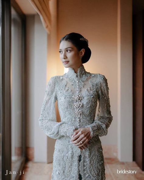 Kebaya Nikah Modern, Dress Pengantin, Bridesmaid Kebaya, Outer Organza, Kebaya Simple, Model Dress Kebaya, Rok Lilit, Kebaya Wedding, Kebaya Modern Dress