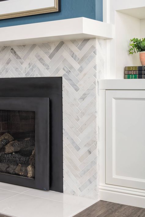 Fireplace Tile Grey, Herringbone Subway Tile Fireplace, Patterned Fireplace Tile, 3 Sided Fireplace Tile, Flat Fireplace Wall Ideas Tile, Fireplace Mantle With Tile Surround, Herringbone Tile Fireplace Surround, Costal Modern Fireplace, Fireplace Surrounds Tile