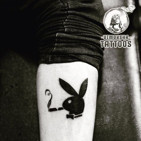 Play boy Playboy Tattoo Men, Play Boy Tattoo Men, Play Boy Tattoo, Playboy Bunny Tattoo Design, Playboy Bunny Tattoo, Tattoo Evil, Playboy Tattoo, Stick Tattoo, Bunny Tattoos