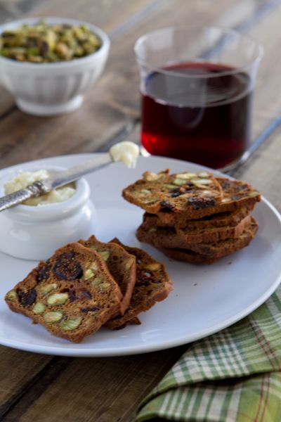 Fig and Pistachio Crackers Crackers For Charcuterie Board, Charcuterie Boards Ideas, Bread Crisps, Fig Pistachio, Fall Charcuterie Board, Perfect Charcuterie Board, Fall Charcuterie, Cracker Recipe, Pistachio Biscotti