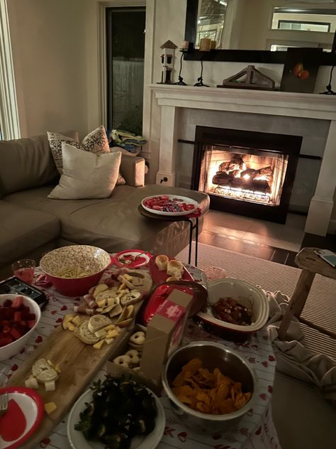 cute valentires foods with fireplace and friends Dates Inside The House, Date Night With Friends, Night With Friends, Date Night, The House, Dates, Vision Board, Fireplace, With Friends