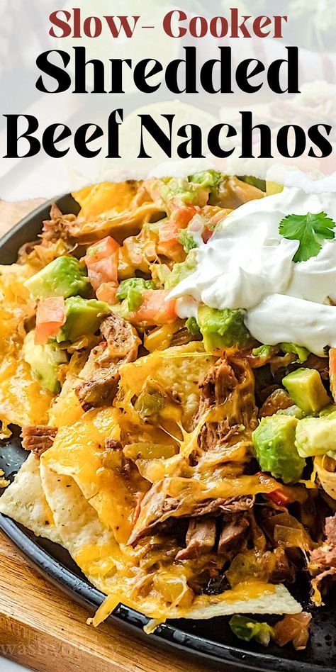 These Slow Cooker Shredded Beef Nachos are topped with a delicious amount of cheese and avocado pico de gallo salsa! Shredded Beef Nachos, Roast Pork Tacos, Slow Cooker Pulled Beef, Carne Asada Nachos, Shredded Beef Tacos Recipes, Asada Nachos, Nachos Recipe Beef, Slow Cooker Shredded Beef, Beef Nachos