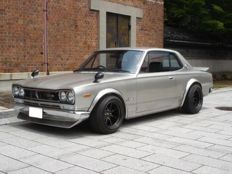 1972 Nissan Skyline "Hakosuka" GT-R Hakosuka Gtr, Asian Muscle, Gumball 3000, Japanese Sports Cars, Nissan Skyline Gt R, Auto Retro, Nissan Skyline Gt, Nissan Gtr Skyline, Nissan Skyline Gtr