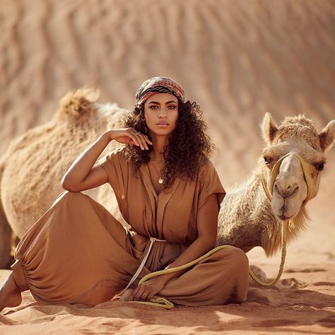 When in the desert... 🐪 #model @miss_martello #makeup @katharinabrennanmakeup #postproduction @dgtlcraft_postproduction #shooting #dubai… Desert Photoshoot Outfit, Desert Outfit Ideas, Egypt Outfits, Desert Photoshoot Ideas, Dubai Photoshoot, Dubai Outfit, Desert Outfit, Desert Pictures, Morocco Fashion