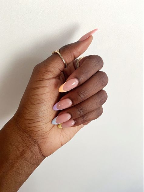 Teen Nails Ideas, Asthetic Nail Extension Designs, Pastel Short Nails, Pastel Almond Nails, Nails Inspo Aesthetic, Teen Nails, Extension Designs, Aesthetic Light, Short Acrylic