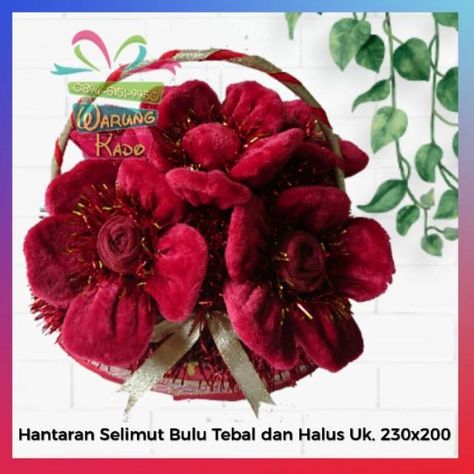 Hantaran Pernikahan, Big Blanket, Expensive Flowers, Advertising Pictures, Blanket Flower, Fur Blanket, Blanket Sizes, Flower Shape, Christmas Wreaths