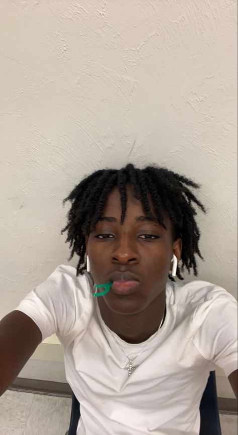 fine dreadheads darkskin Black Dreads, Cute Dreads, Tan People, Light Skin Men, Dark Skin Boys, Dark Skin Men, Dreadlock Style, Quick Braided Hairstyles, Dread Hairstyles