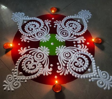 Sanskarbharati Rangoli, Door Rangoli, Unique Rangoli, Hearts Paper Crafts, Creative Rangoli, Margazhi Kolam, Diwali Design, Rangoli Designs Photos, Rangoli Designs Simple Diwali