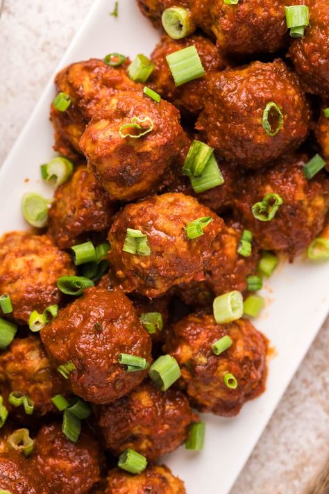 Chicken Manchurian Recipe, Chicken Manchurian, Manchurian Chicken, Manchurian Recipe, Bunny Chow, Chicken Balls, Red Chicken, Spicy Sauce, Chinese Dishes