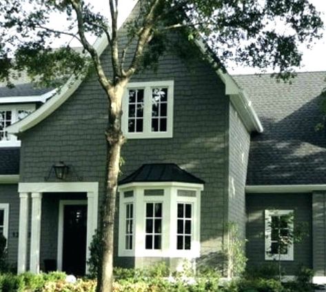 Charleston green exterior paint Sw Porpoise, House With White Trim, Amherst Gray, Benjamin Moore Exterior, Exterior Gray Paint, Gray House, Pintura Exterior, Exterior Paint Color, Grey Houses