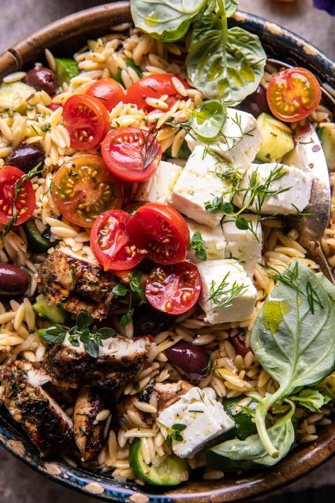 Greek Chicken Orzo Salad: Almost no-cook, comes together quickly, and with very little effort...your new go-to pasta summer salad! Half Baked Harvest Recipes Orzo, Greek Chicken Orzo Salad, Wales Food, Greek Chicken Orzo, Orzo Salads, Chicken Orzo Salad, Bacon Pasta Salad, Greek Orzo, Salad Appetizer Cups