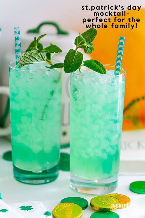 St Patrick's Day Drinks Nonalcoholic, St Patricks Day Punch Non Alcoholic, St Patricks Day Drinks Non Alcoholic, St Patrick’s Day Drinks For Kids, Green Punch Recipe For Kids, Green Drinks Non Alcoholic, St Patty Drinks, St Patty's Day Drinks, Punch Recipes For Kids