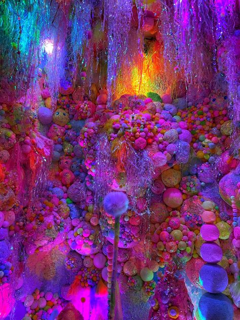 Mystical Experience, Meow Wolf Aesthetic, Shroom Experience, Shroom Visuals Art, The Last Unicorn Scenery, Immersive Space Art Installations, Meow Wolf Santa Fe, Meow Wolf, Crazy Houses