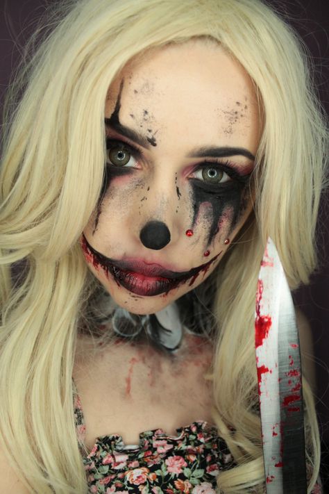 Scary Circus Makeup, Blood Clown Makeup, Halloween Costumes Hot Scary, Clown Makeup With Blood, Zombie Clown Makeup, Scary Doll Makeup Halloween, Circus Clown Makeup, Hot Clown Makeup, Horror Clown Makeup