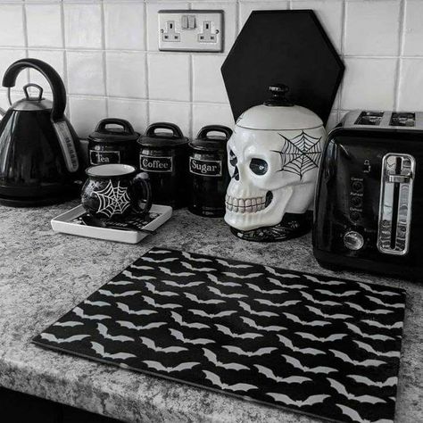 Goth Kitchen, Goth Houses, Gothic Kitchen, Spooky Kitchen, Dark Home Decor, Horror Decor, Spooky House, Goth Home, Goth Home Decor