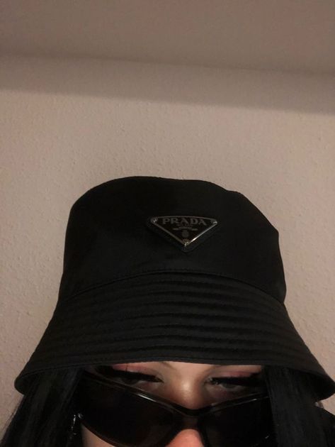 Bucket Hat Selfie, Bad Guys Korean Drama, Fotos Outfits, Prada Bucket Hat, Prada Jacket, Faceless Content, Aesthetic Instagram Stories, Winter Pics, Cap Outfit