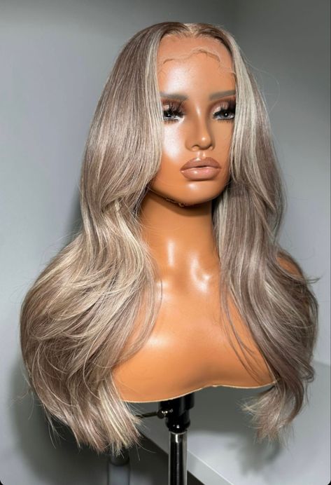 Silver Blonde Hair Black Women, Blonde On Natural Hair, Ash Blonde On Dark Skin Black Women, Ash Blonde Hair Black Women, Dark Skin Blonde Hair, Fav Hairstyles, Black Hair Inspiration, Silver Blonde Hair, Middle Part Hairstyles