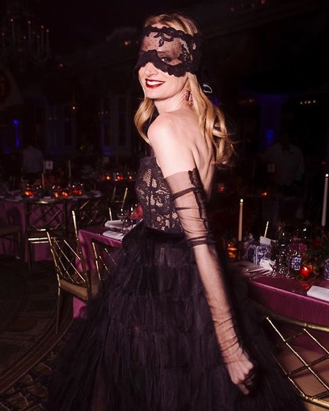 Save Venice 2018: Inside New York's Most Glamorous Masquerade Ball Black Tulle Gown, Masquerade Ball Outfits, Masquerade Ball Dresses, Lauren Santo Domingo, Fall Runway, Masked Ball, Birthday Fits, Halloween Masquerade, Black Tie Affair