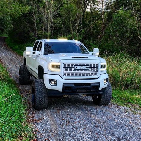 Lifted Dually Trucks, Truck Aesthetic, Gmc Duramax Diesel, 2021 Gmc Sierra, Denali Truck, Truck Organization, Gmc Trucks Sierra, Trucks Lifted, Trucks Lifted Diesel