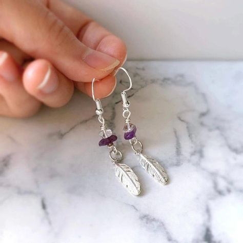 Uniquely Handmade with natural Amethyst & White Crystal Chips, these earrings showcase a sleek design #amethystjewelry #gemstonejewelry #beadedjewelry #handmadejewelry Chip Earrings, Gemstone Earrings Dangle, Earrings Feather, Drop Earrings Silver, Handmade Crystal Jewelry, Crystal Chips, Crystal Jewellery, Amethyst Jewelry, Earrings Women