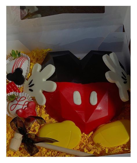 custom covered sweets on Instagram: “Mickey Mouse breakable heart ❤️ - - - - - - - #mickeymouse #disney #chocolatecoveredstrawberries #red #black #yellow #breakableheart…” Disney Breakable Heart, Breakable Chocolate Heart, Smash Heart, Breakable Hearts, Breakable Chocolate, Breakable Heart, Smash Cakes, Heart Ideas, Pinata Cake