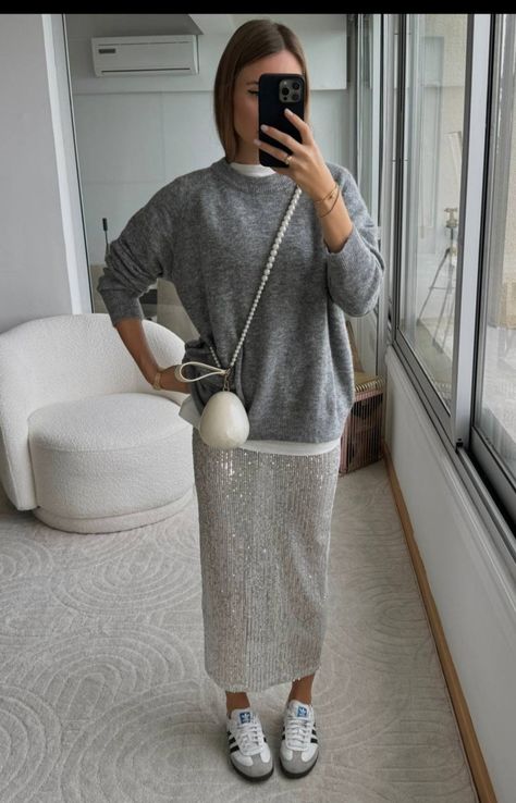 Casual Sequin Skirt Outfit, Sequin Midi Skirt Outfit, Sequin Skirt Outfit Casual, Silver Skirt Outfits, Sequin Skirt Outfit, Adidas Samba Outfits, Sweater Skirt Outfit, Samba Outfits, Skirt Outfit Casual