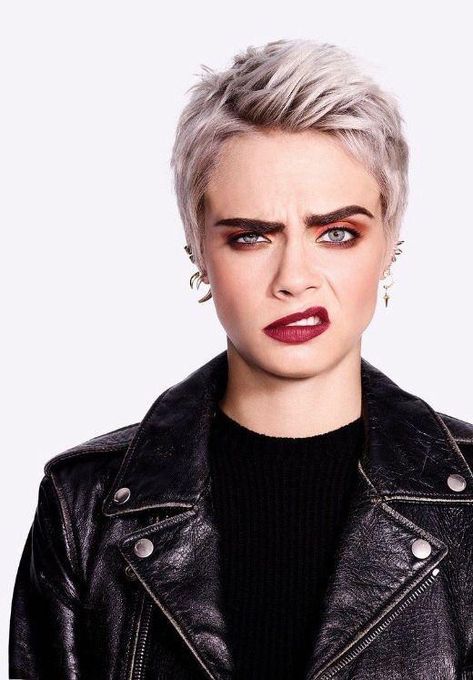 Facial Expressions Drawing, Expressions Photography, Photo Model, Female Portraits, Estilo Punk, Face Expressions, Cara Delevingne, Interesting Faces, Portrait Inspiration