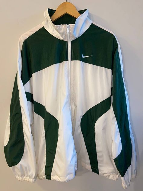 90s Windbreaker Outfit, Baseball Jacket Outfit, Windbreaker Outfit, Vintage Nike Sweatshirt, Nike Vintage, Nike Windbreaker, Vintage Windbreaker, Mens Outfit Inspiration, Fashion Suits For Men