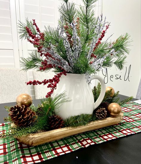 #christmas #christmasdecor #christmasideas Christmas Pitcher Centerpiece, Christmas Tray Ideas, Xmas Arrangements, Christmas Party Centerpieces, Tennessee Christmas, Christmas Flower Decorations, Christmas Tables, Bowl Decor, Christmas Tray