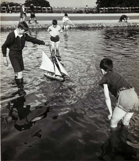 Hampstead Heath, White Stone Pond, 1930’s (Bill Brandt) Bill Brandt Photography, Sabine Weiss, Bill Brandt, Willy Ronis, Pond Yachts, Kentish Town, Camden London, English Summer, Hampstead Heath