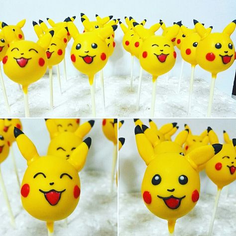 Cake Pops Pikachu Pikachu Cakepop, Pikachu Cake Pops, Cake Pops Diy, Pokemon Cake Pops, Best Cake Pops, Cake Pop Cake, Diy Cake Pops, Pokemon Birthday Cake, Pokémon Birthday