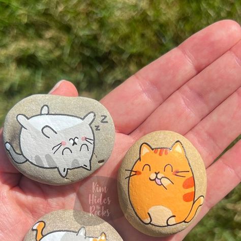 Kim | Rock Painting Tips & Encouragement on Instagram: "Design from 333 Origami Kawaii Kitten Paint: @tooliartofficial paint pens Fineliner: Uni Pin" Tiny Rock Painting, Cat Rock Painting, Cat Rock, Instagram Design, Painting Tips, Paint Pens, Rock Painting, Painted Rocks, Origami