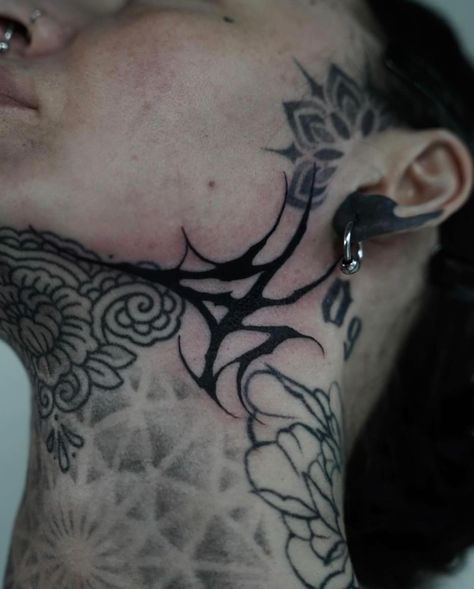 @nooirtattoo 🖤 Freehand neck and collarbone made recently by our resident artist Dominga 💥 She’s currently offering a discount on freehand pieces! Send her a DM directly or click the link in her bio to get in touch 🖊️ #tattoo #auraninetyfour #blackwork #blackworktattoo #blkttt #blackworkers #blackworkerssubmission #blacktattooart #necktattoo #collarbonetattoo #chesttattoo #tattooideas #blxckink #tattooinspiration #tttism #undergroundartist #darkart #darktattoo #gothtattoo #artesobscurae #d... Jaw Tattoo Face, Dotwork Neck Tattoo, Blackwork Neck Tattoo, Touch Tattoo, Jaw Tattoo, Side Neck Tattoo, Goth Tattoo, London Tattoo, Collar Bone Tattoo