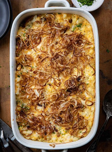 Discover the recipe for French Onion Funeral Potatoes, a delicious twist on the classic cheesy potato casserole with a homemade crispy onion topping! AMAZING! Crispy Fried Onions, Cheesy Potato Casserole, Cheesy Potato, Cheesy Casserole, Potato Recipes Side Dishes, Potato Sides, Crispy Onions, Cheesy Sauce, Cheesy Potatoes