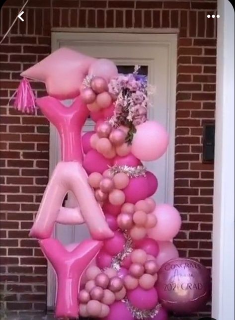 Grad Balloon Garland, 2023 Balloon Trends, Graduation Balloon Ideas, Graduation Balloon Bouquets, Graduation Party Ideas Pink, Pink Graduation Party Ideas, Graduation Balloon Decorations, Colorful Graduation Party, Pink Grad Party