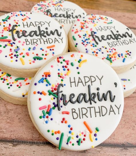 Cookie With Royal Icing, Birthday Biscuits, Birthday Sugar Cookies, Cookie Birthday Party, Happy Birthday Cookie, Cookies Gift, Sugar Cookie Royal Icing, Sugar Cookie Icing, Vanilla Sugar Cookie