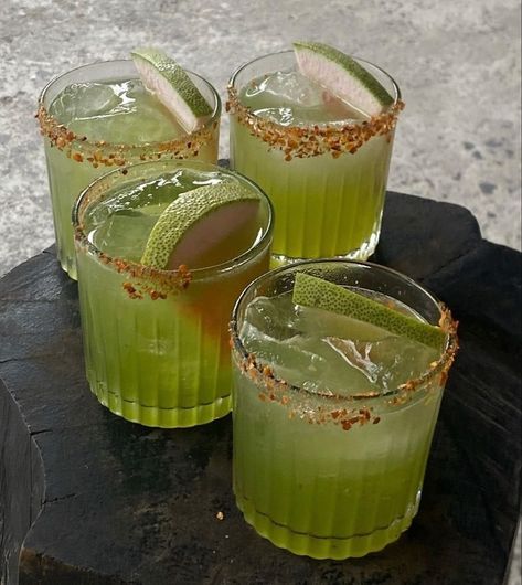 Vodka Cocktails Aesthetic, Mixed Drinks Aesthetic, Green Cocktail Aesthetic, Pretty Cocktails Aesthetic, Green Aesthetic Party, Aesthetic Cocktails, Cocktails Aesthetic, Cocktail Aesthetic, Pretty Alcoholic Drinks