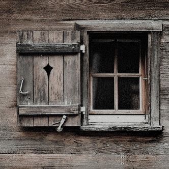 Wood Window, Pallet Door, Mini Cabin, Barn Windows, Cozy Log Cabin, Cottage Windows, Reservoir Dogs, Barn Animals, Rustic Window