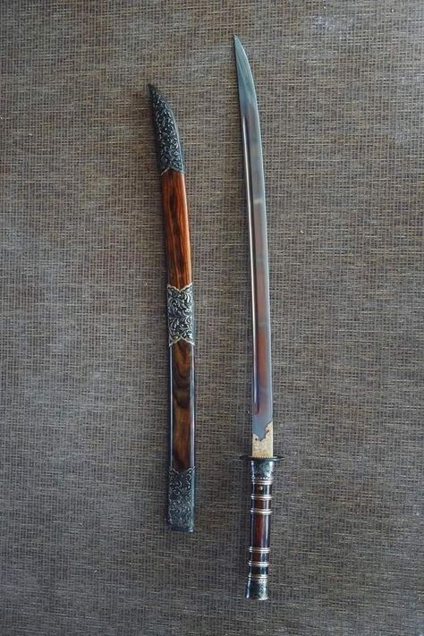 Curved Swords, Tactical Swords, Types Of Swords, Cool Swords, Art