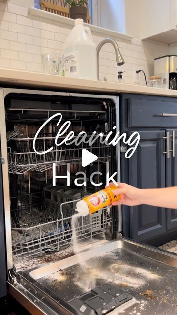 How To Clean Your Dishwasher, Deep Clean Dishwasher, How To Clean Dishwasher, Dishwasher Cleaning, Cleaning Your Dishwasher, Cleaning Motivation, Cleaning Spray, Sparkling Clean, Dishwasher Detergent