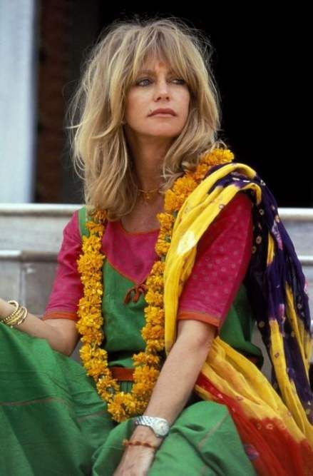 36 Trendy Hair Trends Fringe Haircuts#Nails #NailArt #NailPolish #GelNails #GelPolish #Acrylics #Manicure #Pedicure #ManiPedi #InstaNails #NailArtist #NailAddict #NailCare #NailPorn #NailsOfInstagram Goldie Hawn Hair, Long Hair Volume, Fringe Haircuts, 70s Hair, Hair Light, Flowers In Her Hair, Aesthetic Brown, Goldie Hawn, Hair Balayage