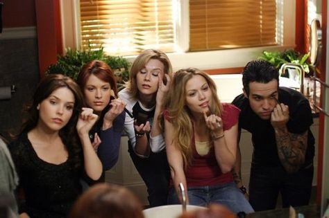 13 Times One Tree Hill went a little too far Three Hills, One Tree Hill Quotes, Hilarie Burton, Peyton Sawyer, Lucas Scott, Chad Michael Murray, I Love Cinema, Pete Wentz, Tree Hill