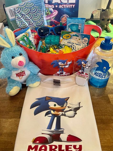 Sonic Easter Basket, Chalk Bubbles, Candy Suckers, Floating Ornaments, Bath Paint, Girl Gift Baskets, Paddle Ball, Hedgehog Gifts, Birthday Gift Baskets