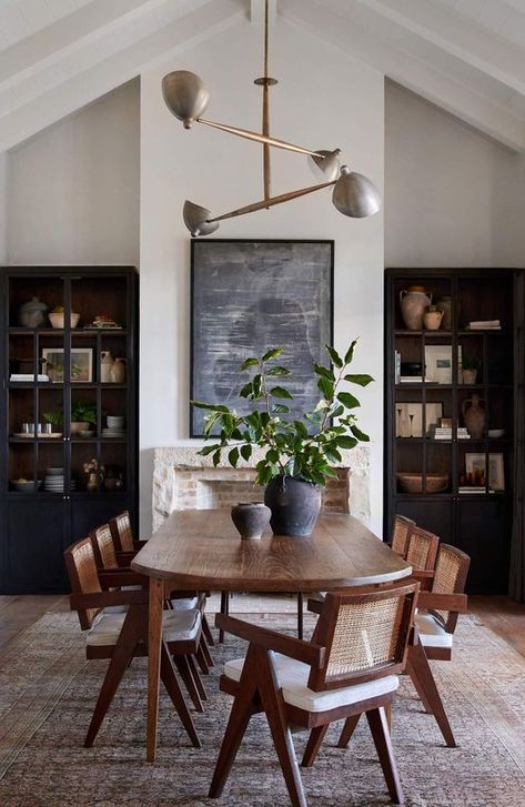 Ready for a stunning Dining Room refresh?  We're helping you out with our 10 favorite ways to spruce up your dining room RIGHT NOW on the blog!  #diningroom #table #diningchairs #chandelier #lighting #tableware #stemware #glassware #barcart #interiorstyling #interiordesign #diningroomdesign #diningroomideas #designideas Interior Design Basics, Apartment Decoration, Amber Interiors, Style Deco, The Dining Room, Dining Room Inspiration, Decor Minimalist, Modern Dining Room, Dining Room Design