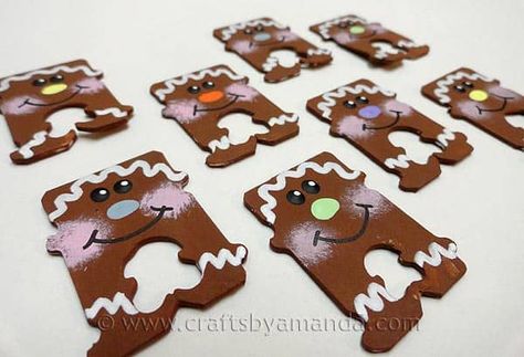 Bread Tag Gingerbread Men Bread Tabs, Gingerbread Bread, Bread Ties, Christmas Diy's, Gingerbread Man Crafts, Diy Schneemann, Bread Tags, Bread Clip, Gingerbread Crafts