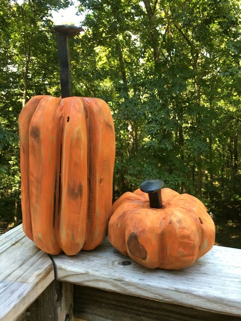 Chainsaw Carved Pumpkins, Chainsaw Pumpkins, Wood Carved Pumpkins, Wood Pumpkins Diy, Thanksgiving Wood Crafts, Porch Art, Pink Pumpkin Baby Shower, Chainsaw Wood Carving, Diy Pumpkins