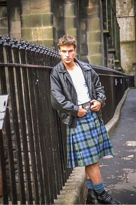 Men in kilts Kilted Men, Irish Kilt, Scottish Clothing, Men Wearing Skirts, Kilt Outfits, Kilt Skirt, Scottish Kilts, Tartan Kilt, Men In Kilts