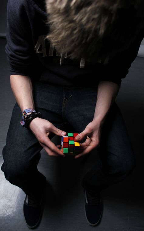 Studio Photograph of my friend holding a Rubiks Cube Rubix Cube Aesthetic, Rubiks Cube Aesthetic, Simona Core, Speed Cubing, Rubric Cube, Aiden Clark, Cube Solver, Rubix Cube, Draw Hands